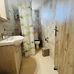 Mani Spot Nezoulas * Álika