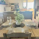 Mani Spot Nezoulas Appartamento Álika